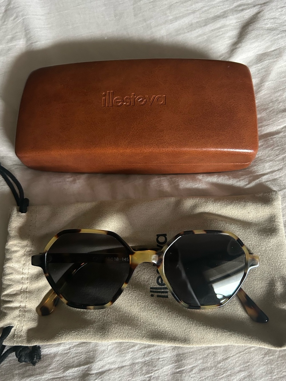 Excellent Condition Illesteva Octagon Sunglasses.